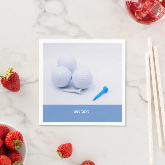白い紙に青と白のティーを付けたゴルフボール スタンダードカクテルナプキン (インサイチュ)