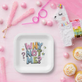 白い紙皿の文字は「WHY NOT ME?」と書かれている ペーパープレート (パーティー)