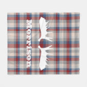 白い素朴ムース〔雄ジカの〕枝角ベリープレイドモノグラム フリースブランケット (正面(横))