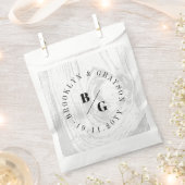 白い素朴木目の質シックな冬の結婚式 フェイバーバッグ (クリップ留めされた状態)