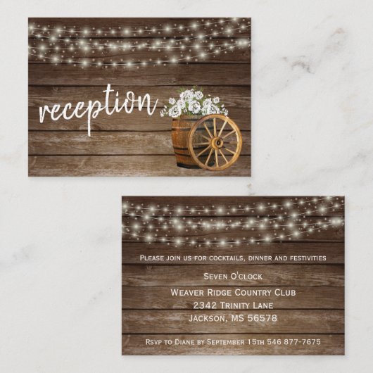 白い素朴花を持つ木製の樽 – 披露宴 エンクロージャーカード (正面/裏面)