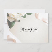 白い結婚式の花のRSVPカード 招待状 (正面)