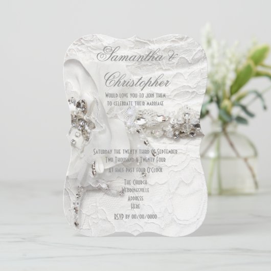 白い結晶のダイヤモンドの花模様のドレスレ結婚ス 招待状