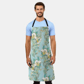 白い綿花でシームレスな花模様 エプロン (着用した状態)