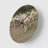 白い羊毛の羊 ラウンド壁時計 (傾斜)