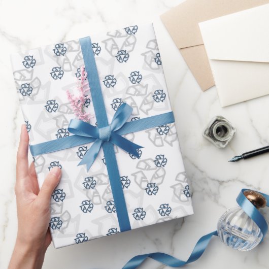 白い背景にエコ記号を付けたパターン ラッピングペーパー (ギフト)