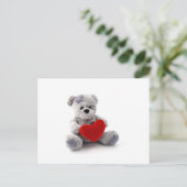 白い背景にハートを持つテディベア玩具 ポストカード (スタンド正面)