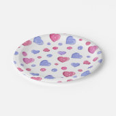 白い背景にピンクの青いハート。 ペーパープレート (アングル)