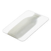 白い背景にミルクボトル マグネット (左側)