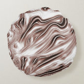 白い背景に光沢のある茶色の長い波状のトレース ラウンドクッション (裏面)
