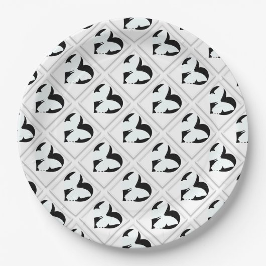 白い背景に蝶とハート ペーパープレート (正面)