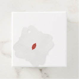 白い背景に赤と茶色のデザイン フェイバータグ