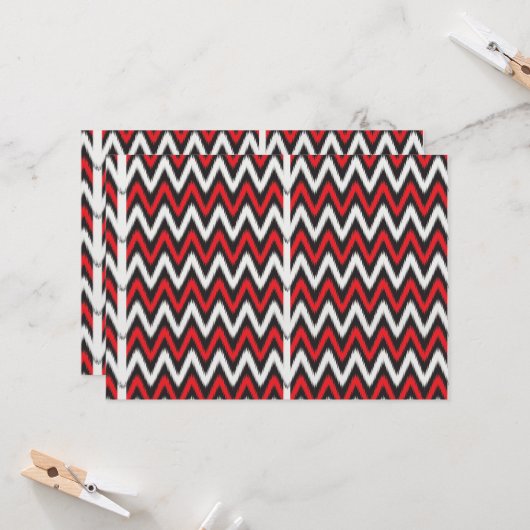 白い背景に赤と黒のジグザグ模様 招待状 (正面/裏面インサイチュ)