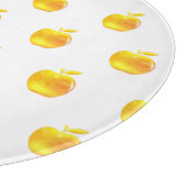 白い背景に金色のリンゴ カッティングボード (角)