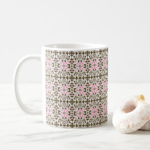 白い背景のピンクと茶色の模様 コーヒーマグカップ