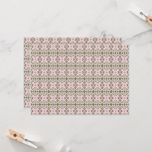 白い背景のピンクと茶色の模様 招待状 (正面/裏面インサイチュ)