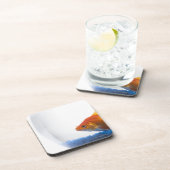 白い背景のボールの金魚 コースター (右側)