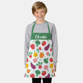 白い背景の可愛い幸せカラフル野菜 エプロン (着用した状態)