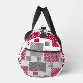 白い背景の灰色の赤い水玉模様パッチワーク ダッフルバッグ (右)
