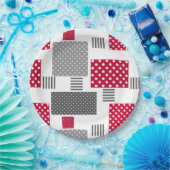 白い背景の灰色の赤い水玉模様パッチワーク ペーパープレート (パーティー)