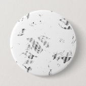 白い背景の白黒の写真 缶バッジ (正面)