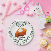 白い背景の緑のケーキのアイスクリーム ペーパープレート (パーティー)