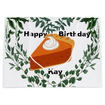 白い背景の緑のケーキのアイスクリーム