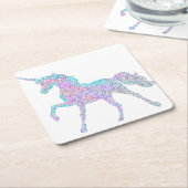 白い背景の虹色のユニコーンのコースター スクエアペーパーコースター (アングル)