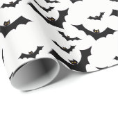 白い背景の飛んでいるで黒いこうもり ラッピングペーパー (ロールコーナー)