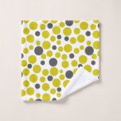 白い背景の黄色い灰色の水玉模様 バスタオルセット (ウォッシュタオル)