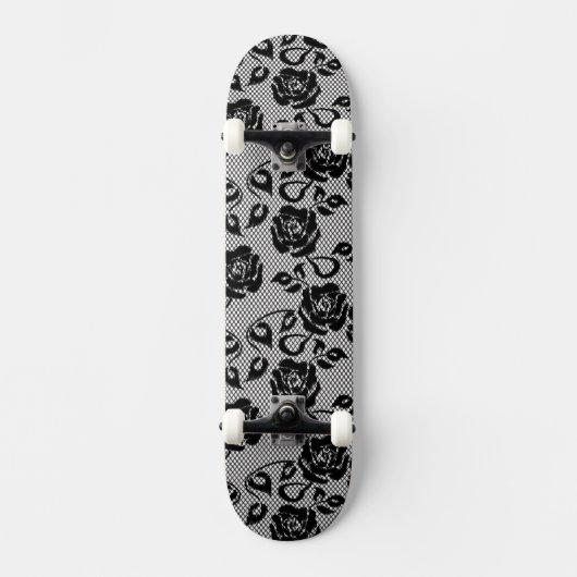 白い背景の黒いレースパターン スケートボード (正面)