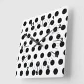 白い背景の黒い水玉模様 スクエア壁時計 (傾斜)