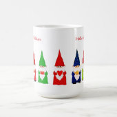 白い背景の7人のクリスマスノーム コーヒーマグカップ (中央)