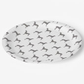 白い背景のWeimaranerの灰色のシルエット ペーパープレート (アングル)