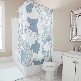 白い背景繊細な青い日本の花 シャワーカーテン