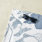 白い背景繊細な青い日本の花 ビーチタオル (インサイチュ)