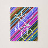 白い自転車のシルエットの形、多彩ライン ジグソーパズル (縦)