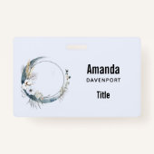 白い花が咲く三日月 バッジ (正面)