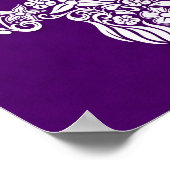 白い花とつる植物スカルデザインオン紫 ポスター (角)