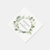 白い花とパーソナライズされた緑結婚色 スタンダードカクテルナプキン (角)