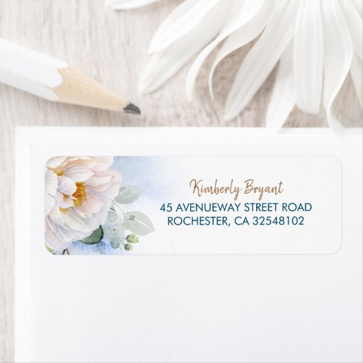 白い花と海軍の青い影のベビーシャワー ラベル (インサイチュ)