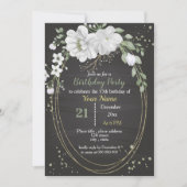白い花と緑の葉のオーバル誕生日 招待状 (正面)
