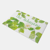 白い花と緑の葉 ドアマット (アングル)