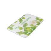 白い花と緑の葉 バスマット (アングル)