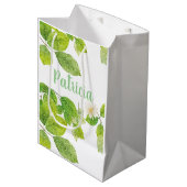 白い花と緑の葉 ミディアムペーパーバッグ (正面アングル)