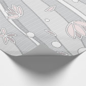 白い花にピンクの蓮の花を咲ストライプかせる ラッピングペーパー (角)