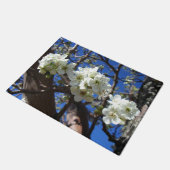 白い花のクラスタ春花の梨の木 ドアマット (アングル)