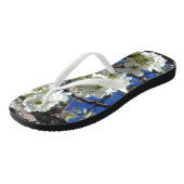 白い花のクラスタ春花の梨の木 ビーチサンダル (アングル)