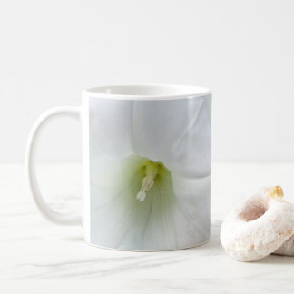 白い花のコーヒーマグ コーヒーマグカップ