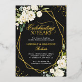 白い花のゴールド幾何学模様の結婚記念日 箔招待状 (正面)